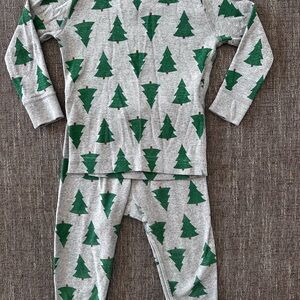 Hanna Andersson Christmas Pajamas with Green Tree, Penguins, Christmas Lights 2T